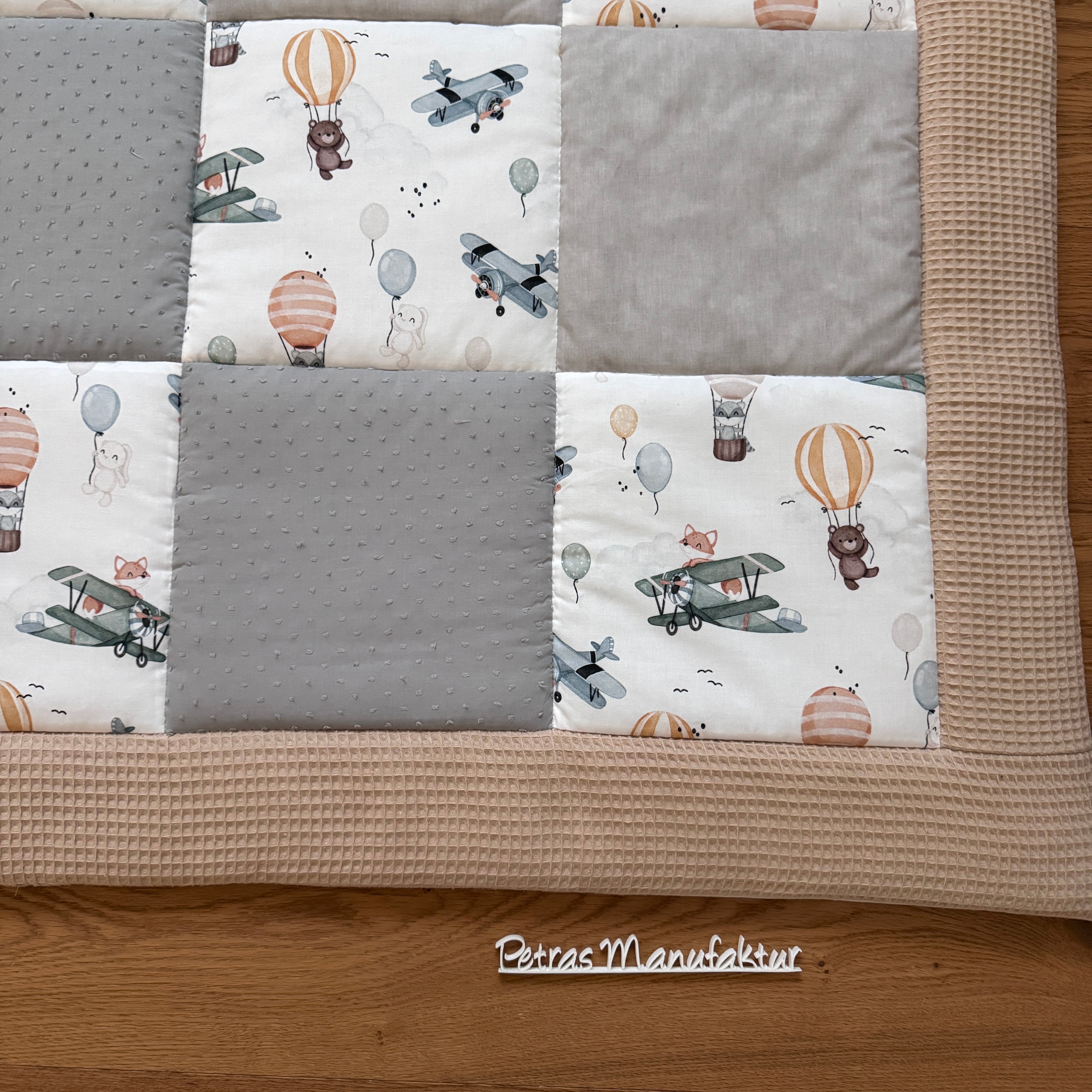 Krabbeldecke "fliegende Kuscheltiere“ Modell 2