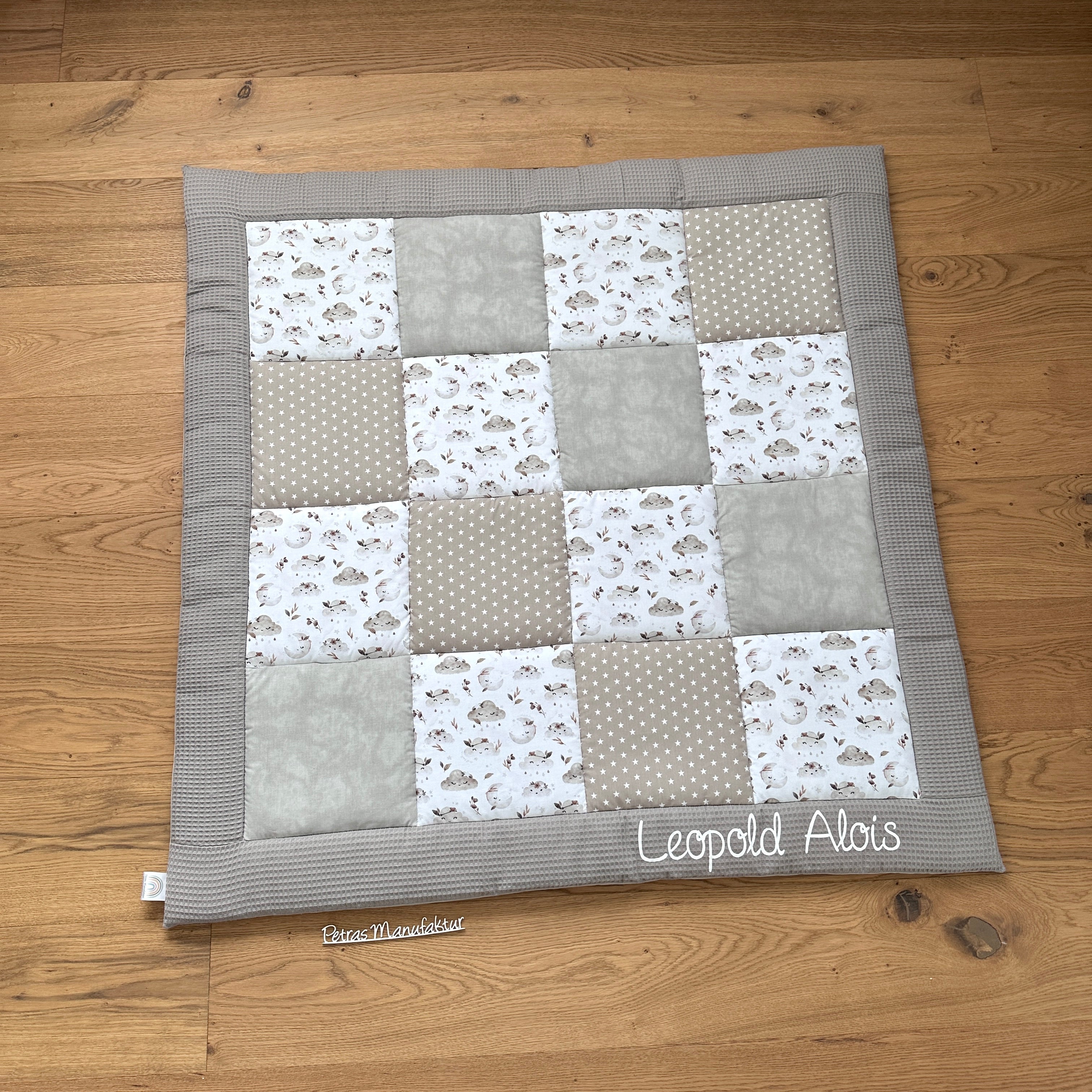 Krabbeldecke "Wolken beige“ Modell 1