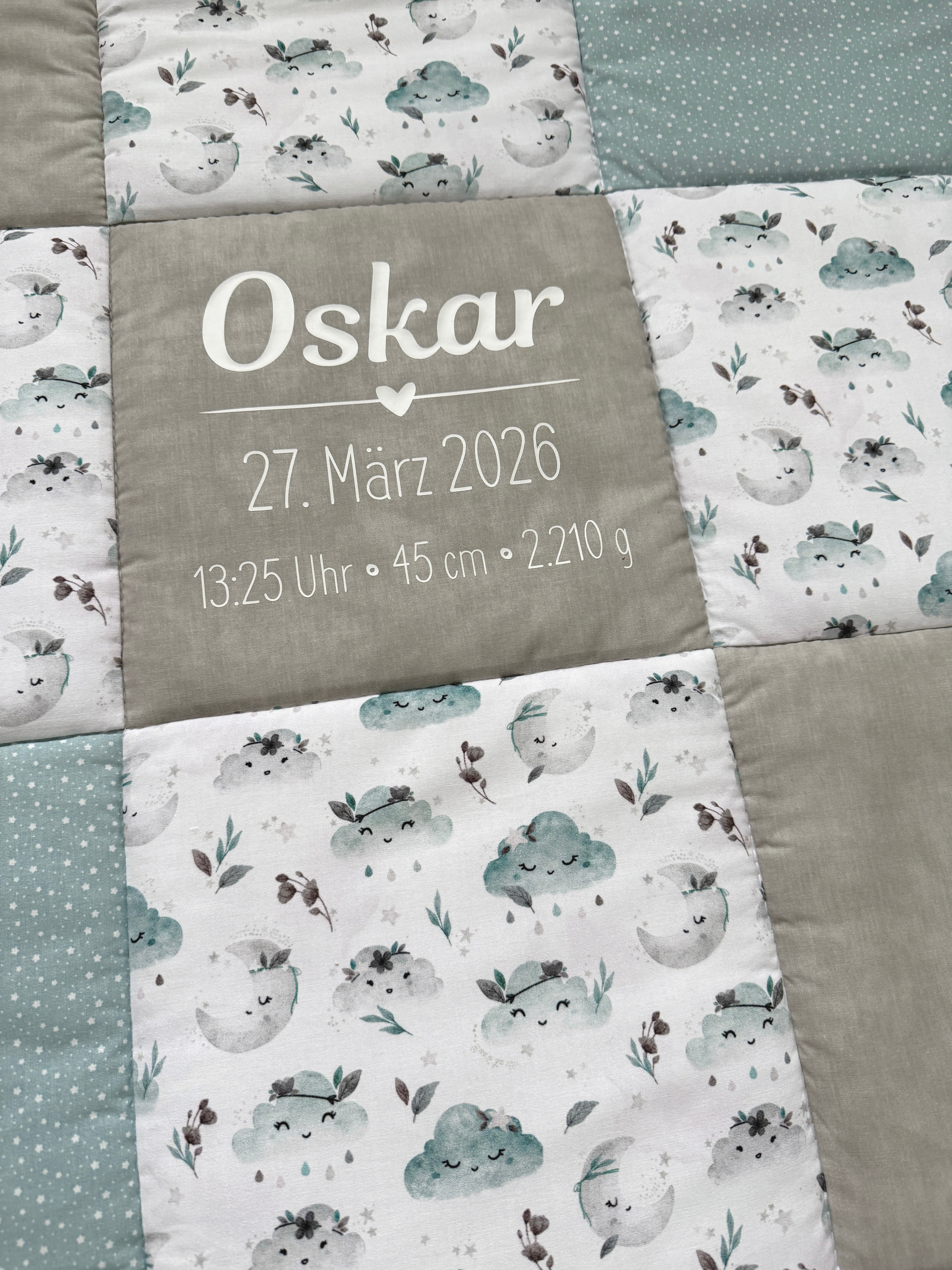 Krabbeldecke "Wolken mint“ Modell 2