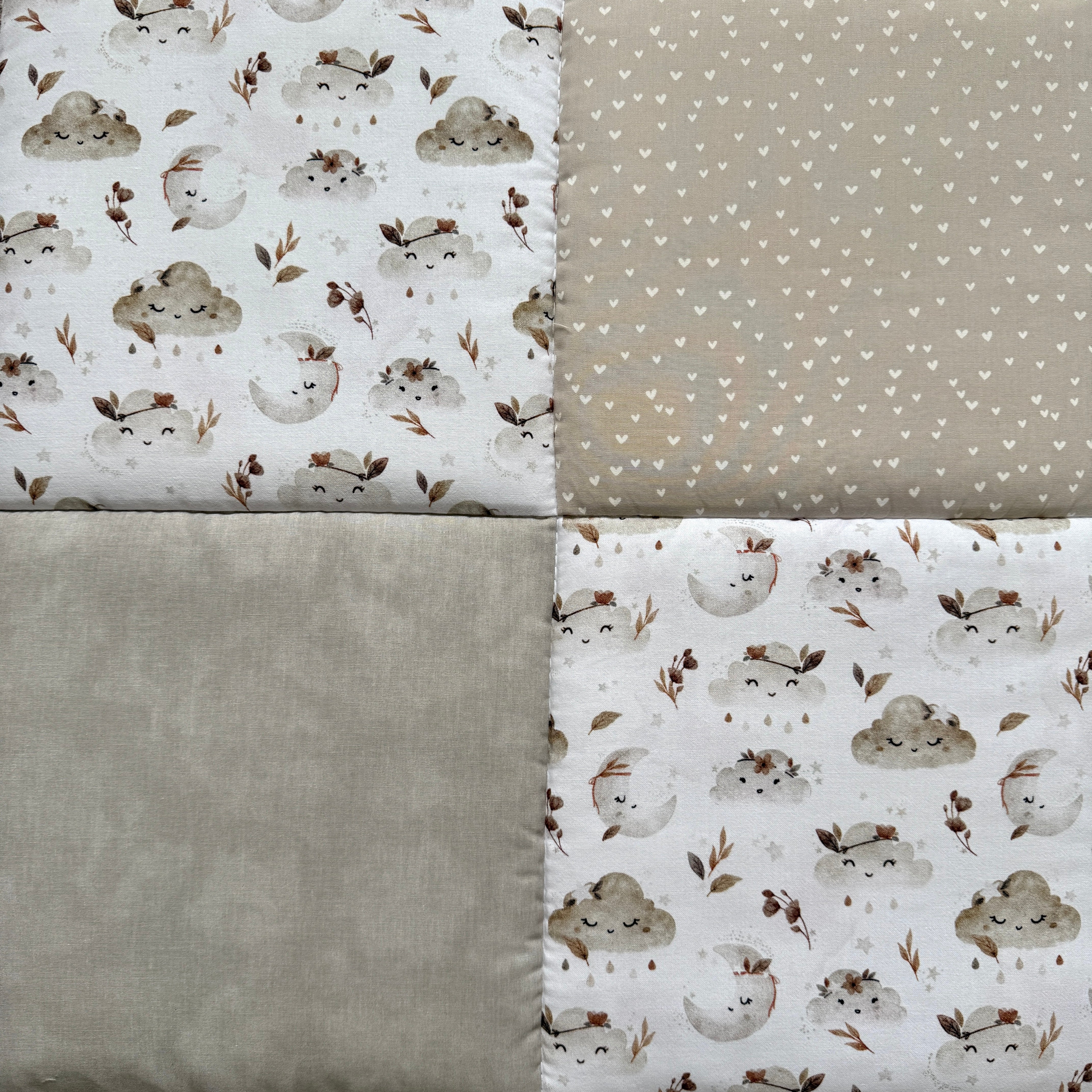 Krabbeldecke "Wolken beige“ Modell 1